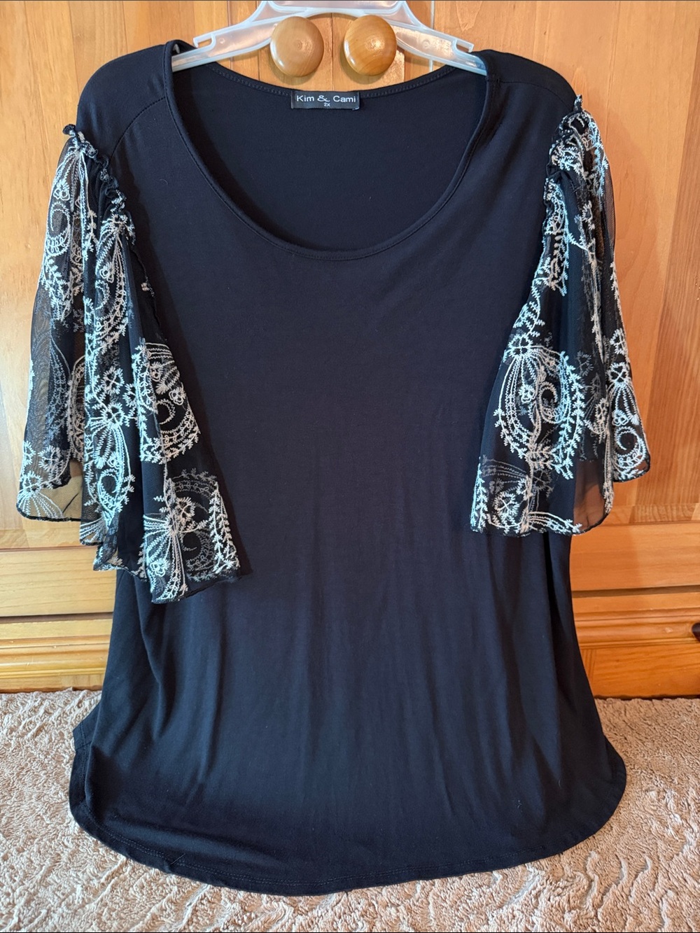 Kim & Cami 2x plus size Black Women's Scoop Neck Top with Lace Flutter Sleeves